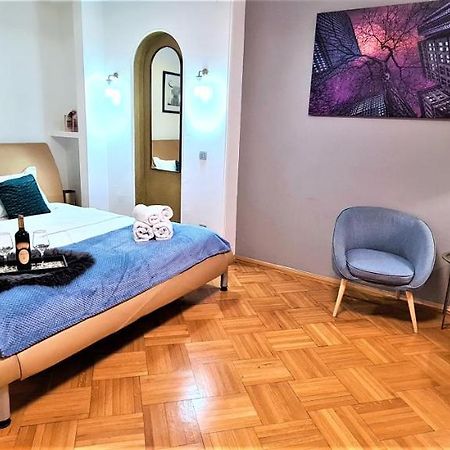 Central Arghezi Art Deco Apartment Piata Universitatii Bukarest Exteriör bild