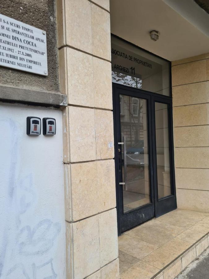 Central Arghezi Art Deco Apartment Piata Universitatii Bukarest Exteriör bild